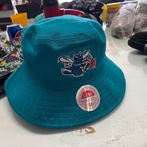 Unisex Adult Mitchell & Ness Charlotte Hornet’s NBA Bucket Hat 🎩 Pre Owned OSFM